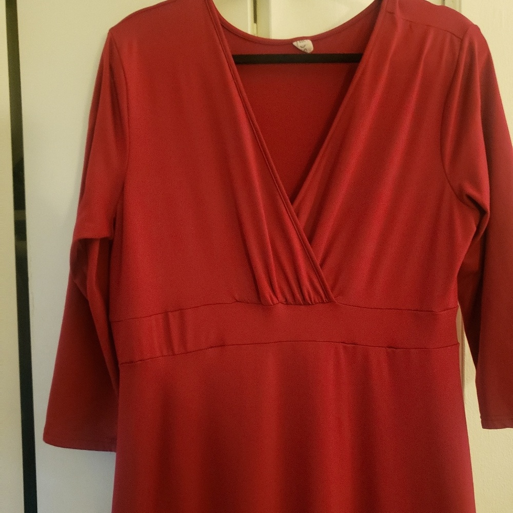 Red dress - Picture 2 of 4